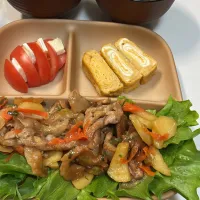 豚肉とじゃがいもの甘辛炒め&だし巻き&チートマ&味噌汁|なおさん