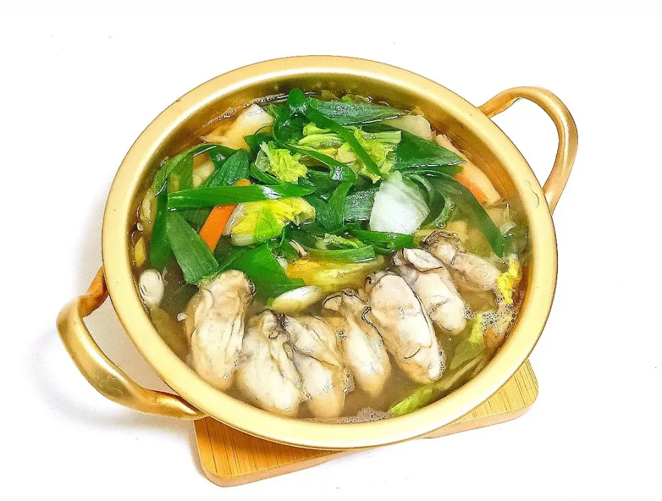 【鍋出汁の駅伝③🎯節約＆ヘルシー！大粒牡蠣と野菜たっぷり鍋🤤】|Falco*さん