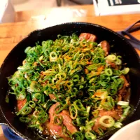 スキレットでニラレバ|マニョモさん