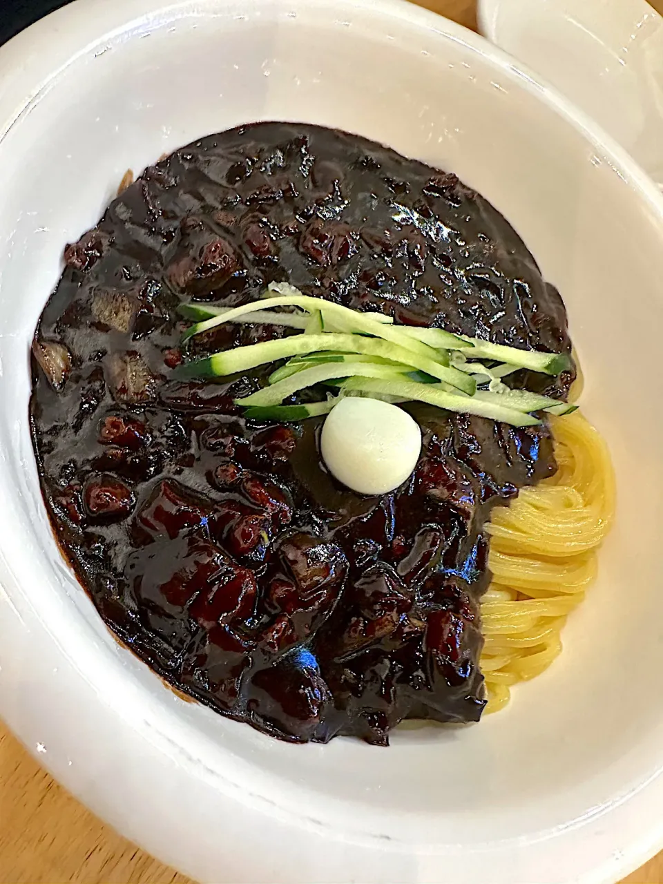 |ｖ（＾＿＾ｖ）♪さん