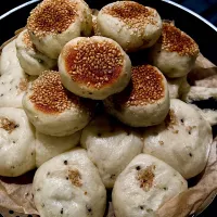 黒ごまあんの焼き中華饅頭と蒸し饅頭| コロンさん