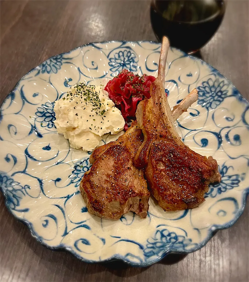 ラムチョップステーキ/紫キャベツりんご煮/マッシュポテト|deekay71さん