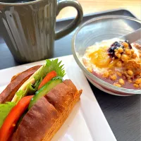 今朝はトーストサンドと手作りヨーグルト、手作りブルーベリージャム・柚子ジャムトッピング✨🤗💕|てるみさん