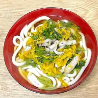 菊うどん(菊花 春菊 しめじ 油揚げ)| 銀蔵じいちゃんさん