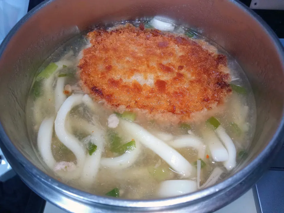 みぞれ仕立てのなめ茸と豚ひき肉入りとろみ付きコロッケうどん|darkbaronさん