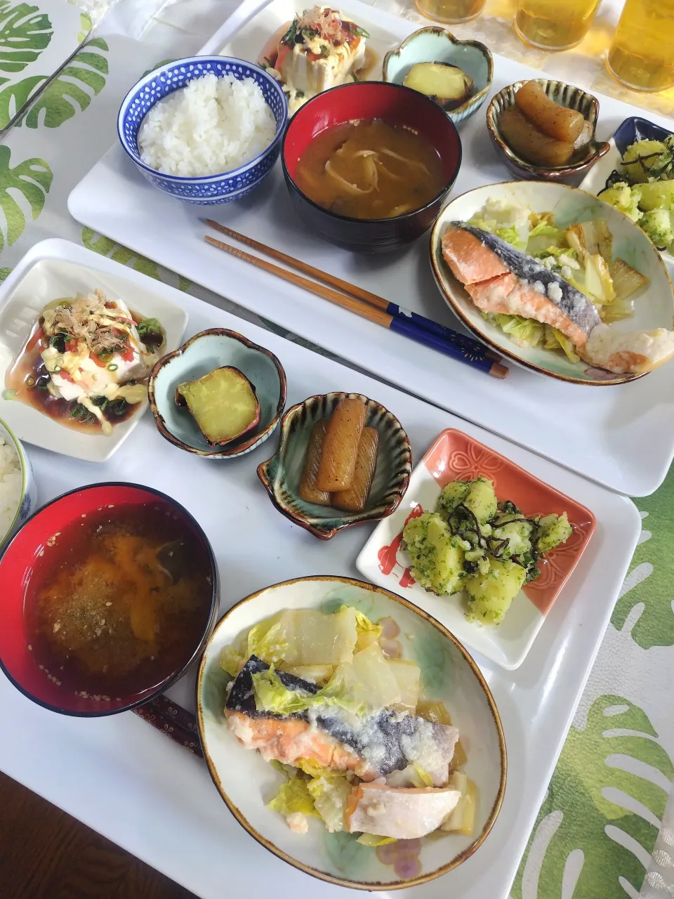 土曜日のお昼、鮭と白菜の塩麹蒸し定食です✨|rikako♪。.:＊さん