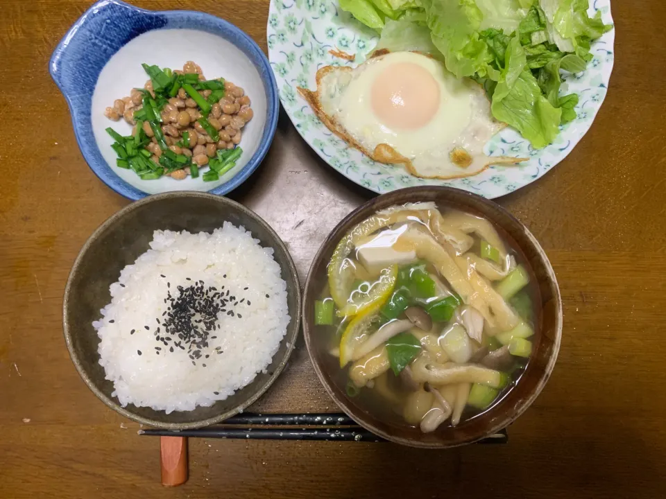 昼食　具沢山味噌汁定食|ATさん