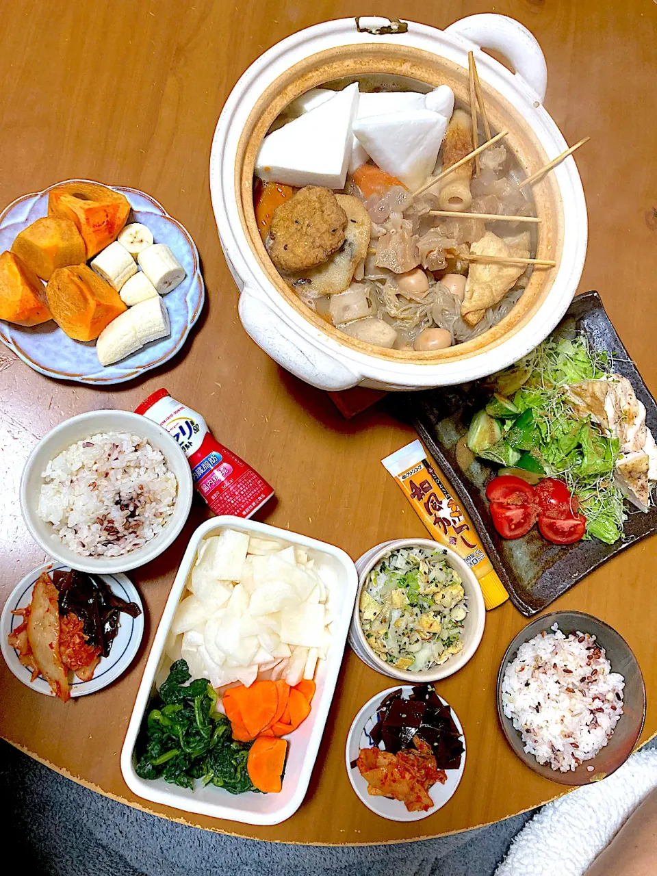 溢れそうで土鍋に移し替えハンペンを加えて完成のおでんメインの晩御飯11/28|さくたえさん