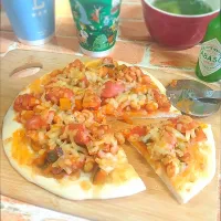 チキンとソーセージとビーンズピザ🍕|みったんさん