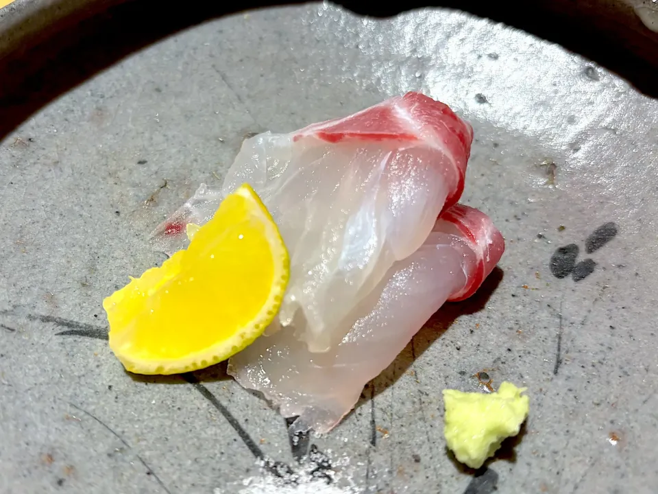 ①11月28日・［お寿司のコース🍣］・鯛のお刺身🐟✨（5種位写真を撮り忘れたので💦全7種😅）|山勝さん