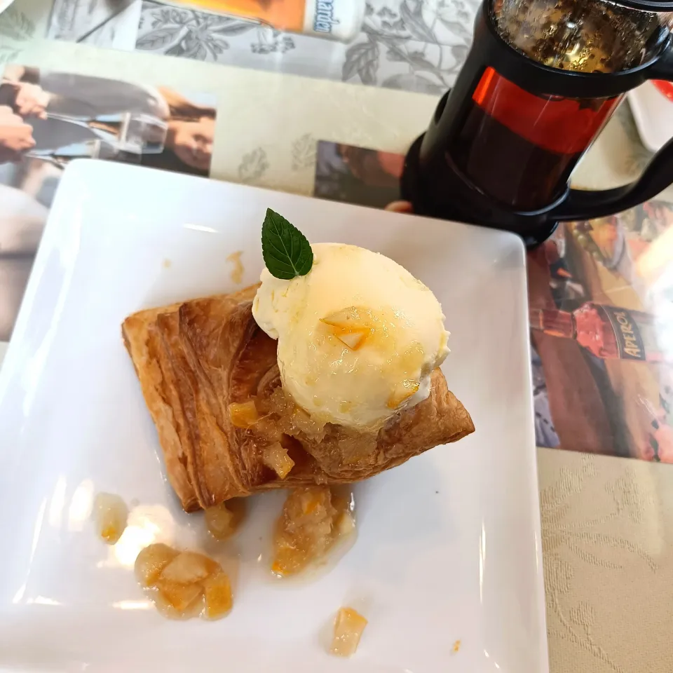 アップルパイ🍎͓̽🥧ジンジャーレモン添え|ファンメイ🌺さん