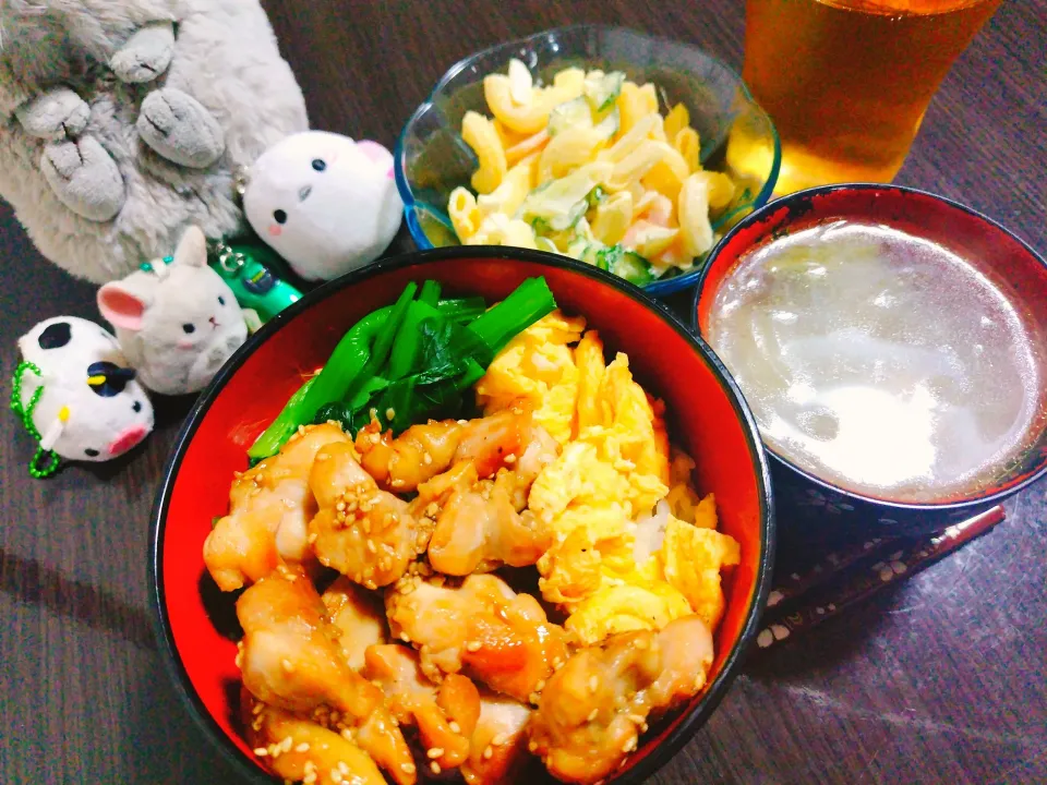 焼鳥丼、鶏肉と白菜の春雨スープ、マカロニサラダ|サトリさん