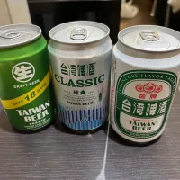 台北のビール飲み比べてみました。ビールの味があんまり分からないんですけど1番左が好みかな…ん…暑い国はビールがうすい味な気がして好きでした。|Tenさん