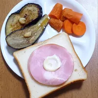 焼きなす、にんじん、食パン、ハム|ナナさん