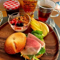 朝焼きベーグルでモーニングプレート