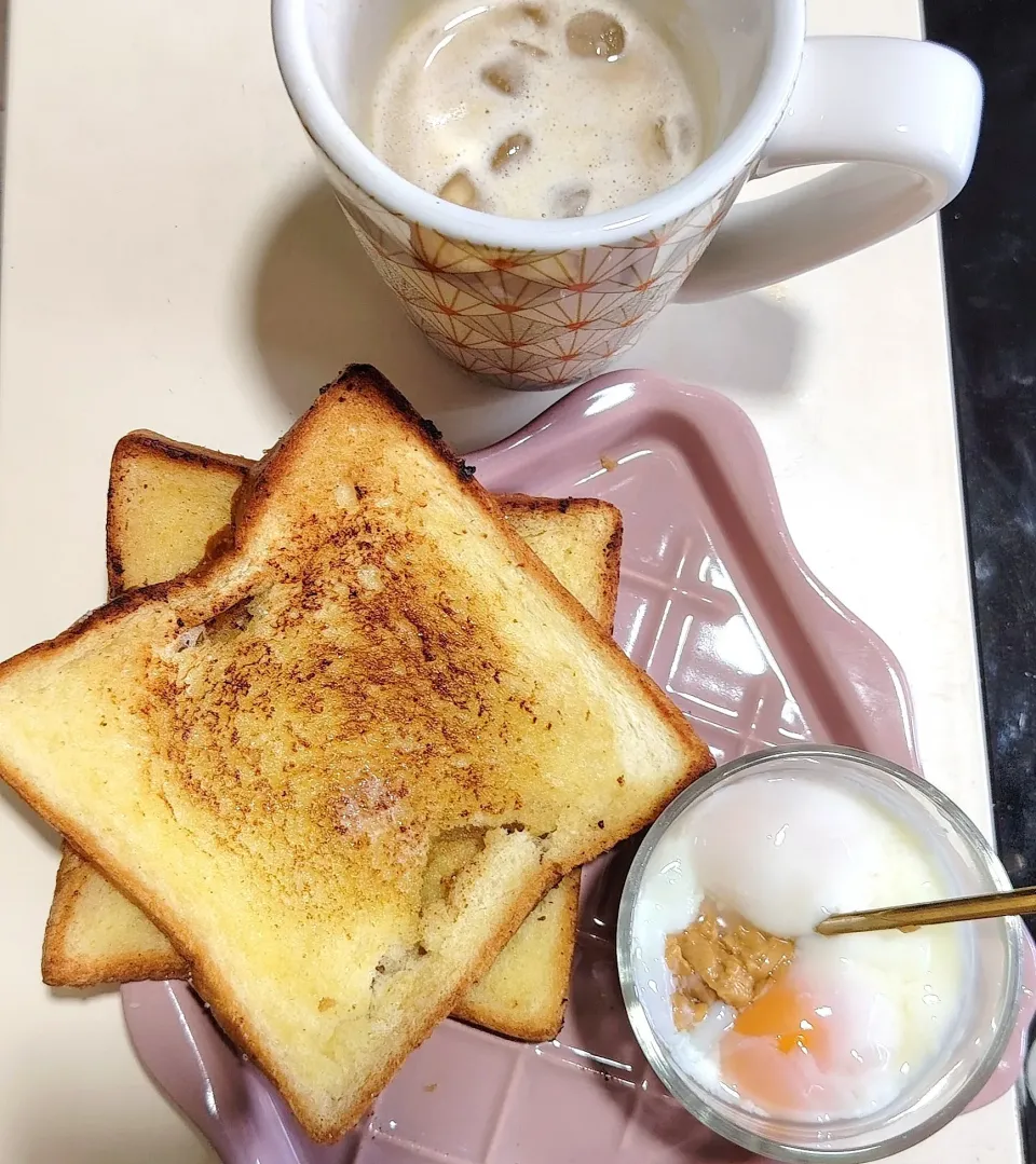 ♥️Happy Sunday🌻🪻🌷🦋🐞 Breakfast Butter Sugar Toasts with eggs peanut butter and iced latte 🍞🥚🥚🥜❤️☕😘|🍒lynnlicious🍒さん