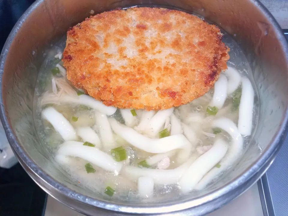 みぞれ仕立てのなめ茸と豚ひき肉入りとろみ付きコロッケうどん|darkbaronさん