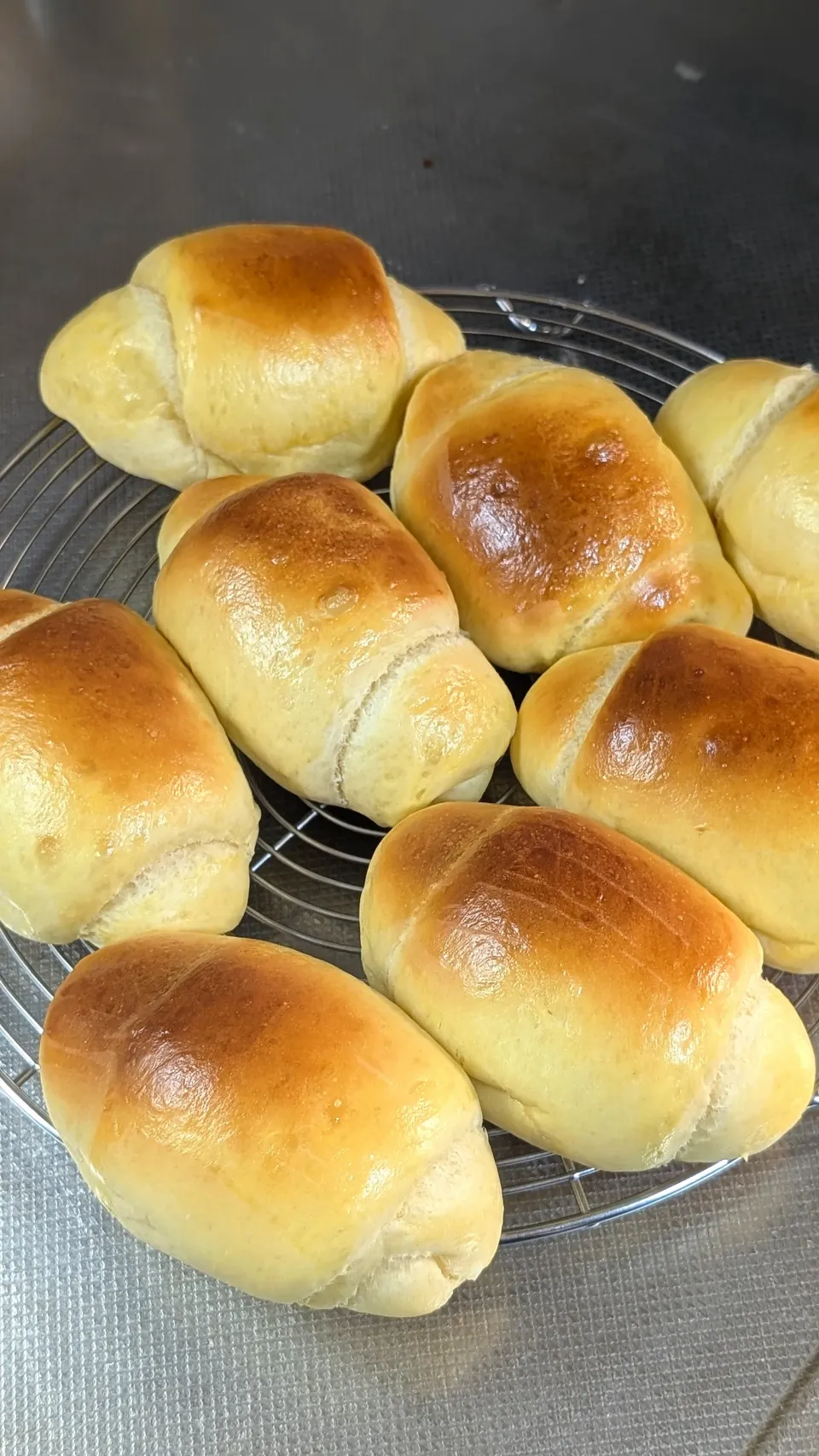 ロールパン焼けました〜|f.1125beさん