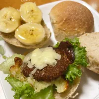 ＊手づくりバンズでミニバーガーの朝ごはん♪＊
