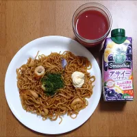 竹輪入り焼きそば、アサイーバナナスムージー|ナナさん