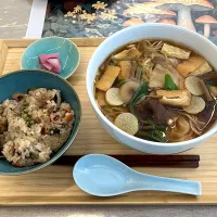 天然きのこ蕎麦と香茸の炊き込みおこわ|しのぶさん
