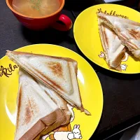 ツナとチーズのホットサンド、コンソメスープ|ハルさん