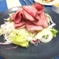 ローストビーフのサラダ|あゆみ│ハレシピさん