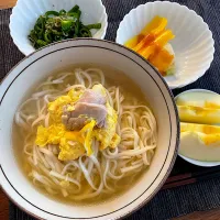 チキンスープ香るたまごうどんと野菜のランチ☀️| みーぬ | 楽しいお母さんの日々さん