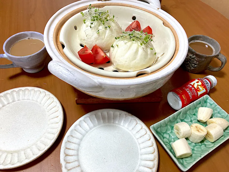 お出掛け前の軽め朝ごはん〜🌱|さくたえさん