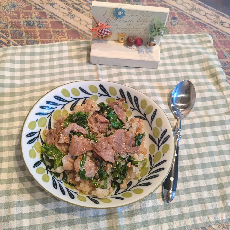 甘辛豚とセロリの葉のチャーハン|naonaomimichanさん