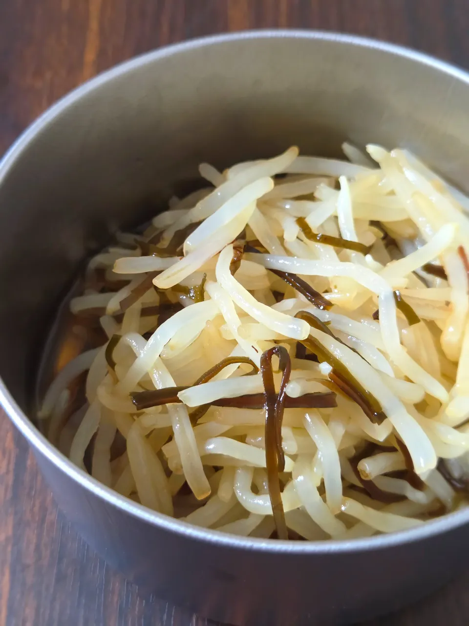 もやしと塩昆布の浅漬け|ぱんだのままんさん