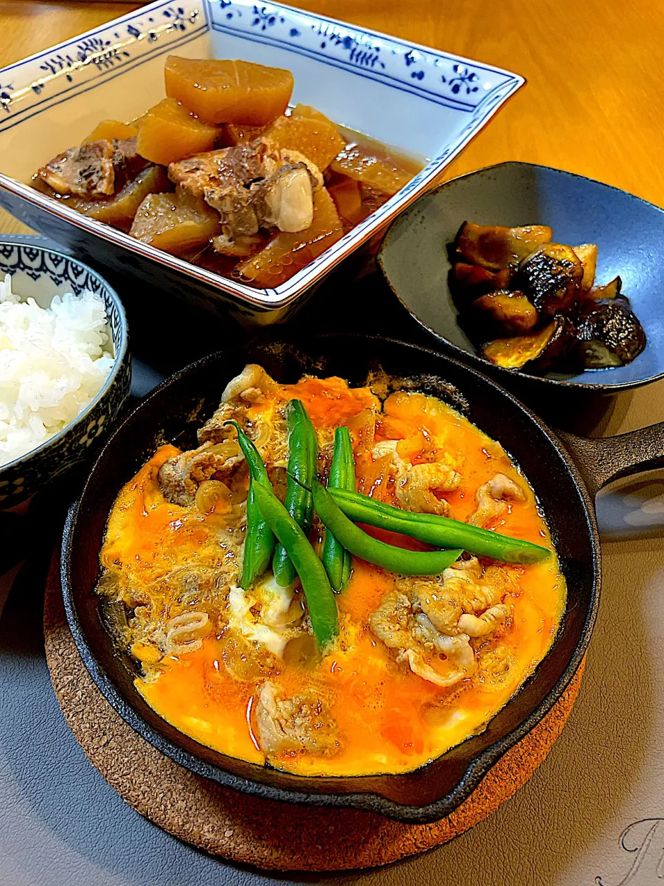 スキレットで豚玉丼|Mikaさん