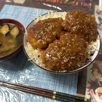 豚こまで味噌ダレカツ丼🐷|ハルさん