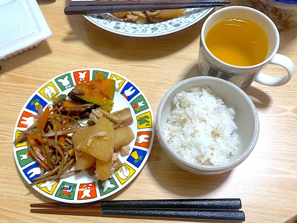 お惣菜三点盛り　しっかし、茶色いなぁ|ぽんぽこまめだ。さん