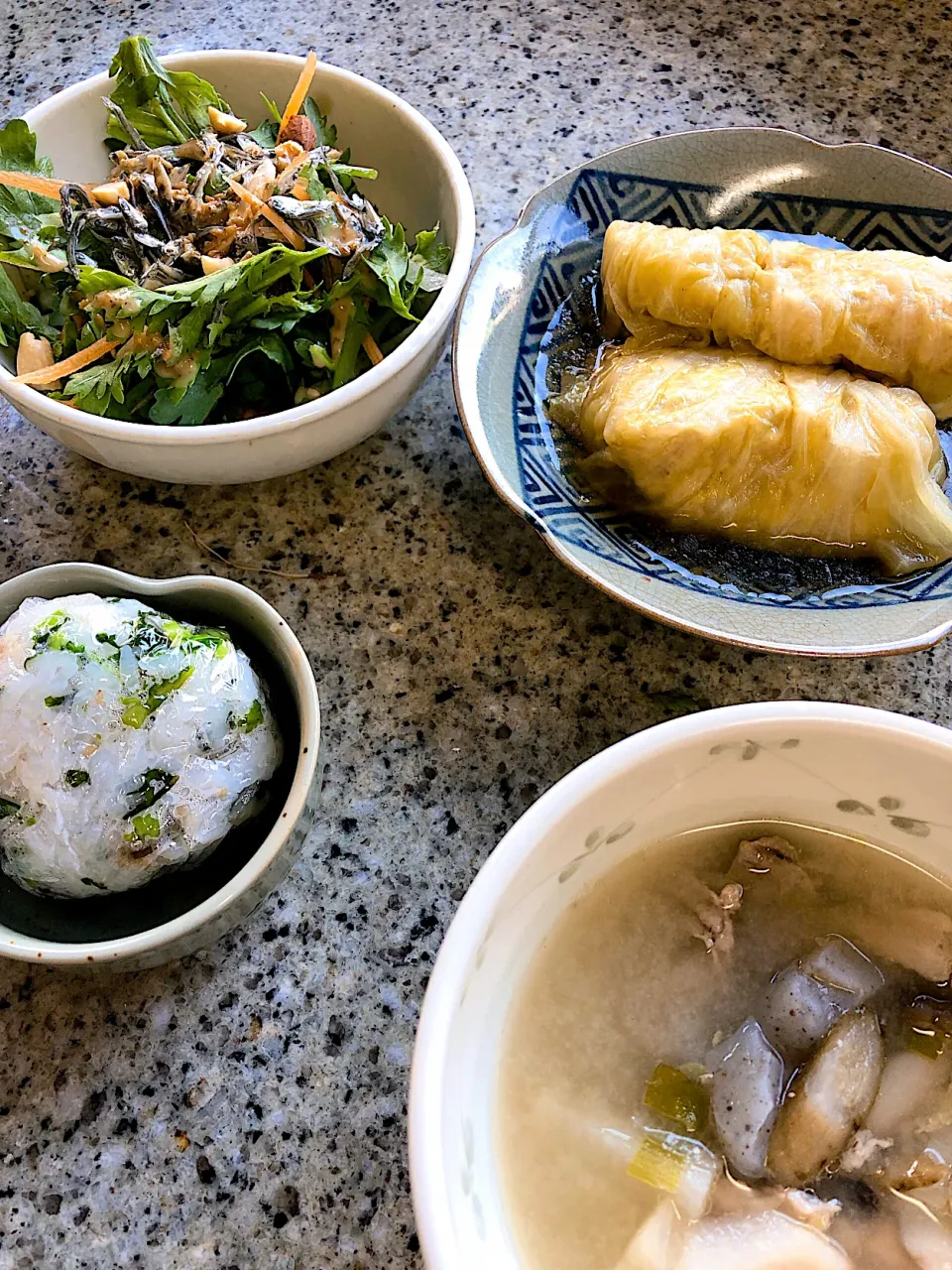 和風ロールキャベツ🥬&春菊のナッツサラダ|ヨウコさん