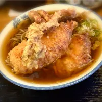 錦糸町の立ち食いそば店で、胴体も入ったイカゲソ天そばを頂きました😋🎵👍|ギムレットさん
