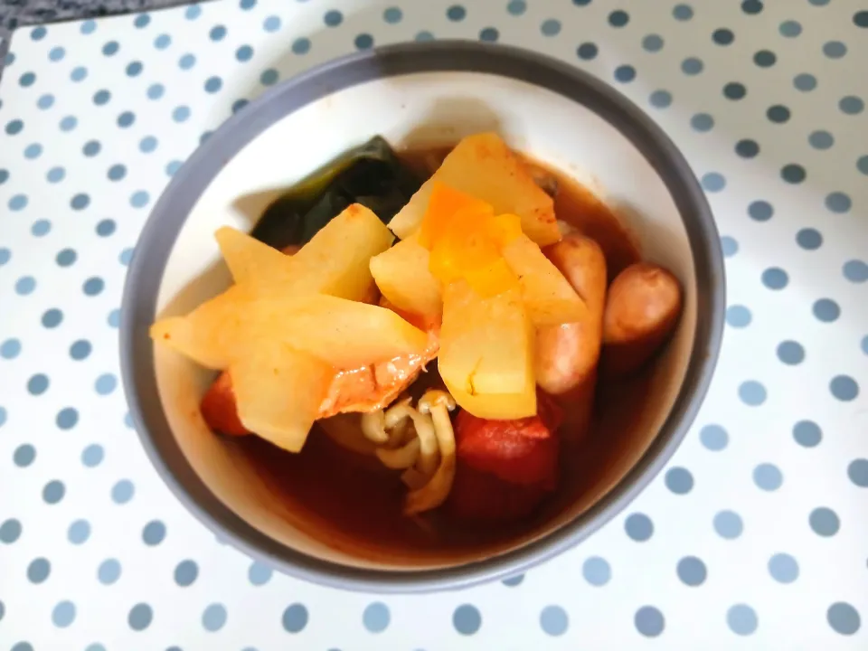 今月最後はアルモンデなトマト水炊き(*｀艸´)|ぽんすけさん