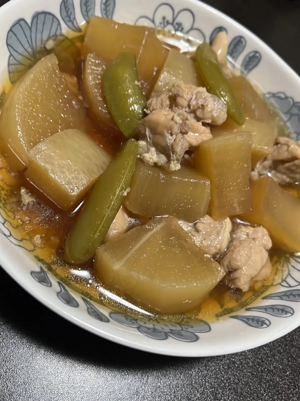 大根と鶏肉とスナップエンドウの煮物|たそさん