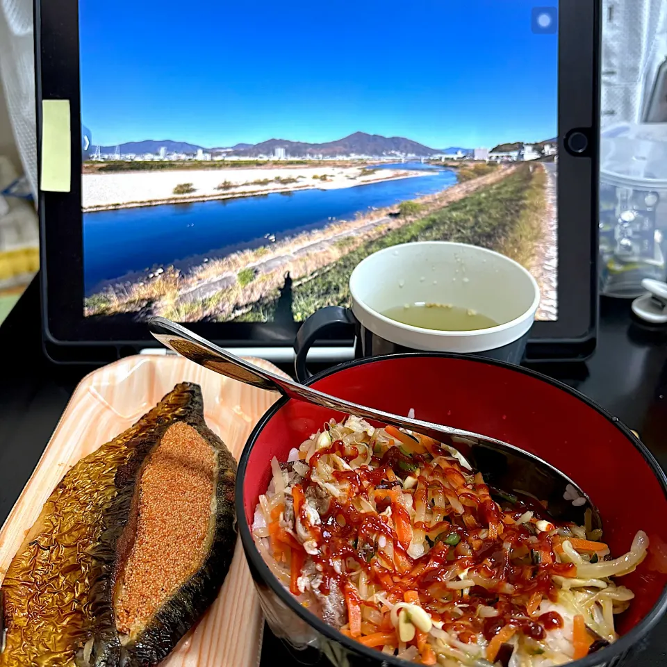 土曜日の昼ごはん😋ビビンバと鯖明太|すかラインさん