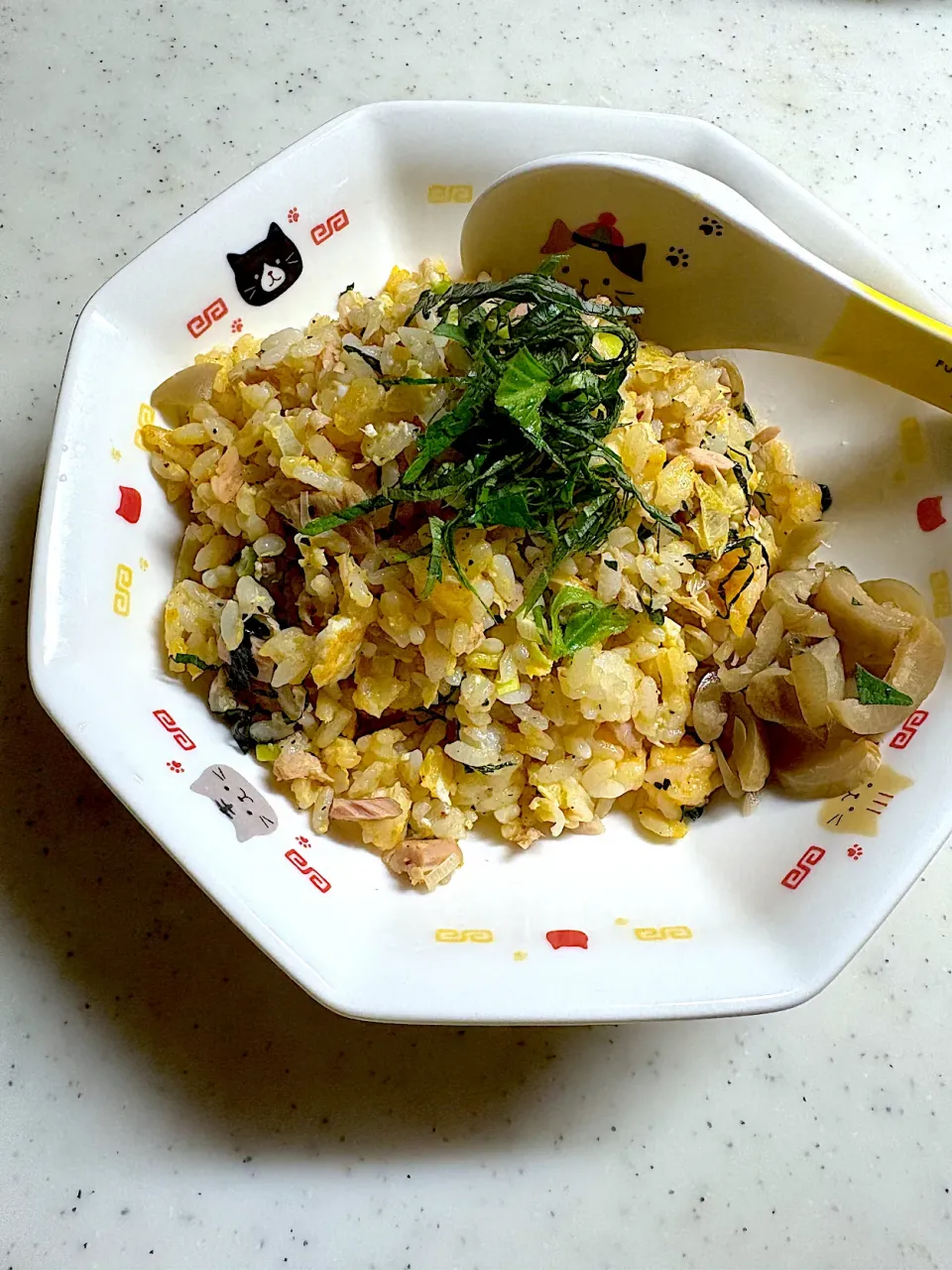 大葉とツナとかりんこ梅のチャーハン|こっぷさん