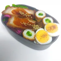 厚切りとんかつ、梅塩茹で卵、市松模様の映えちくきゅー、しば漬け|mamedaifukuさん