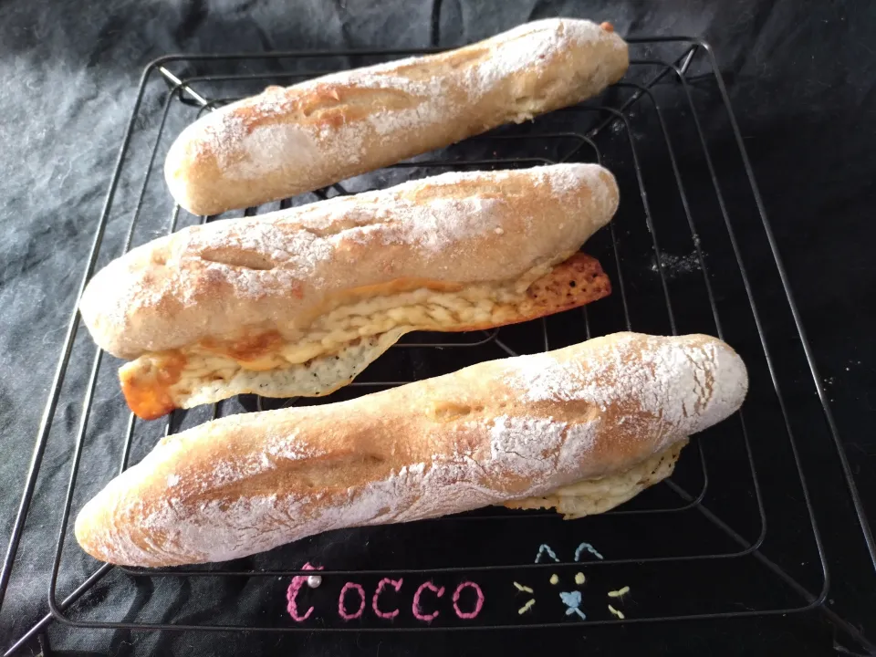 朝日が似合うシリーズ・全粒粉のチーズだだもれフィセル✨|cocco+さん