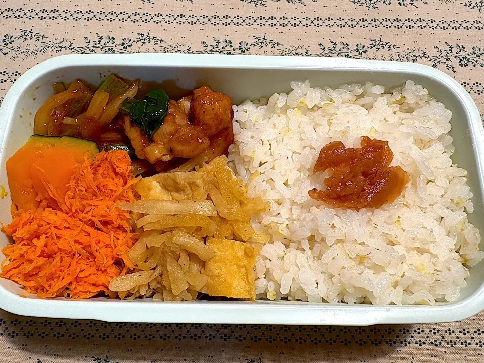 チキンのケチャップ炒め、人参ナムル、切干大根、かぼちゃ|おかーたまさん