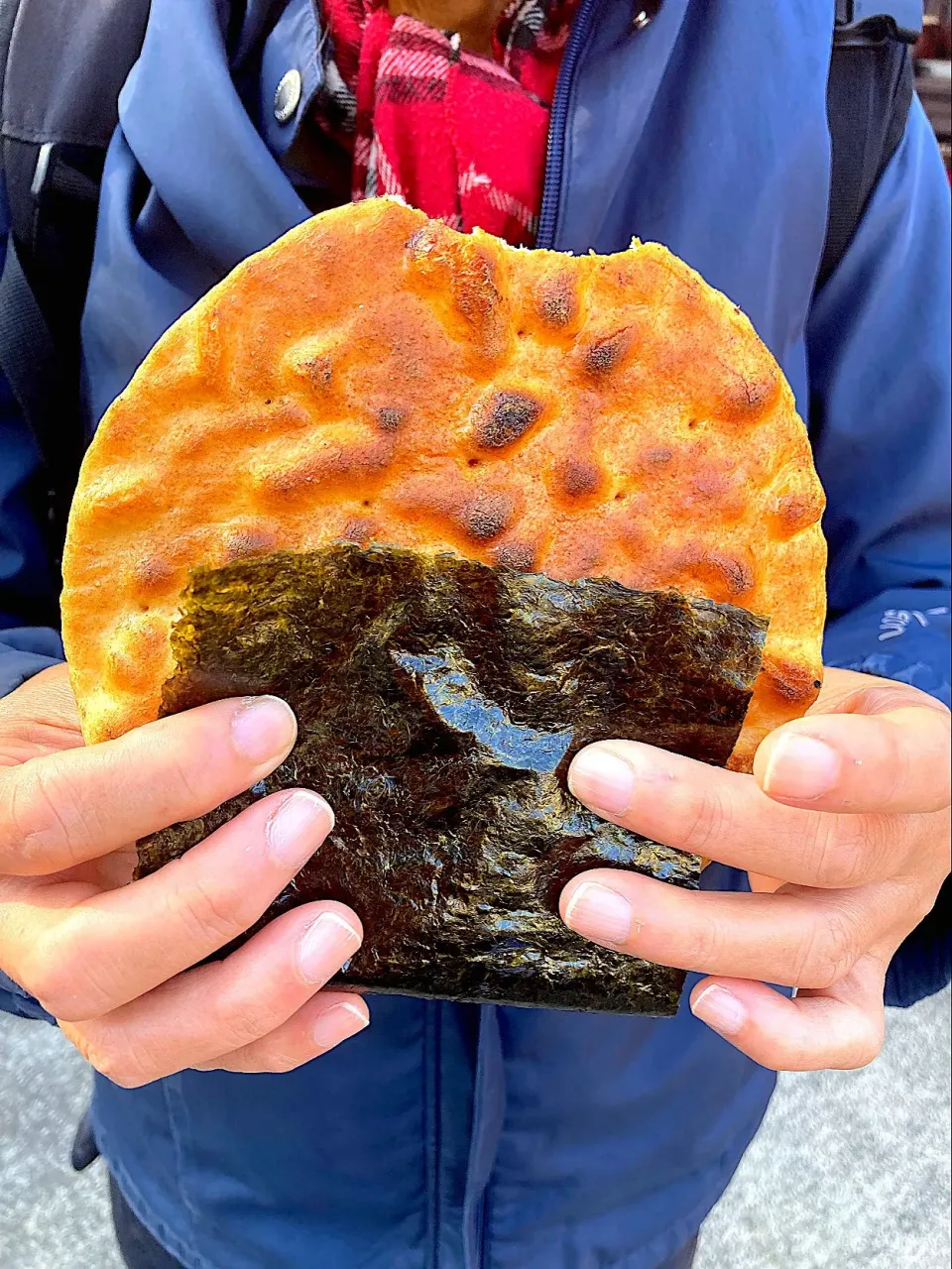 焼きたてせんべい＠建長寺と北鎌倉駅の途中にあった屋台|はやとさん