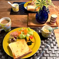 ローゼルさんちの朝ごはん　2025・12・1|ローゼルさん