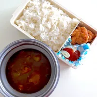 カレー&ナゲット弁当！| ikumonさん