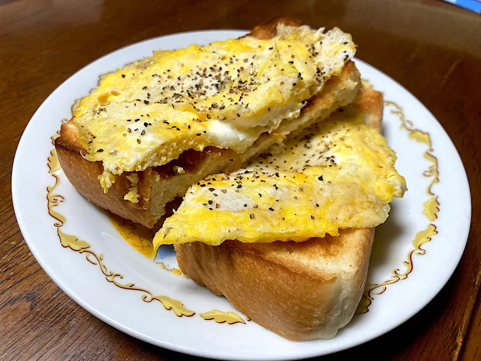 たまごトースト|はっちぃさん