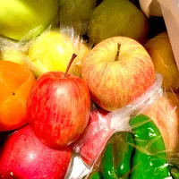 Freshly picked seasonal fruits|gonbenさん