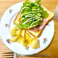 朝食 パンとフルーツなど|ふわふわさん