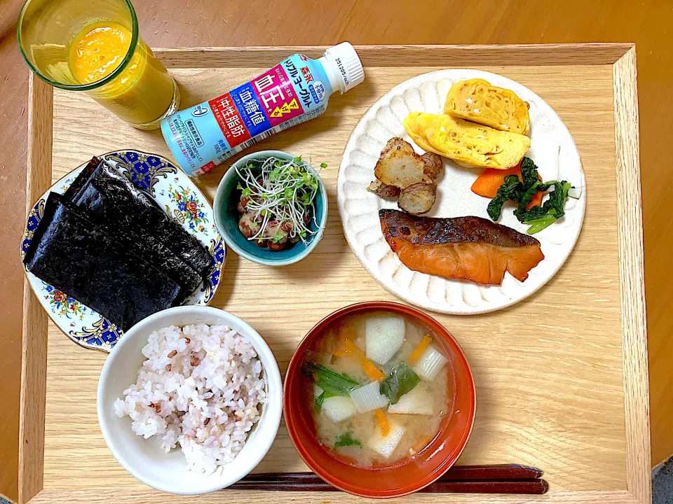師走だぁ！早いねと言いつつ朝ごはん食べたよ😋|さくたえさん